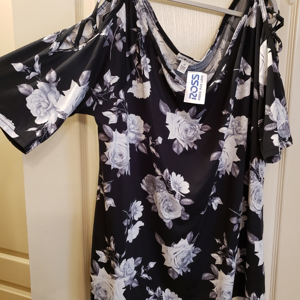 Cold shoulder top